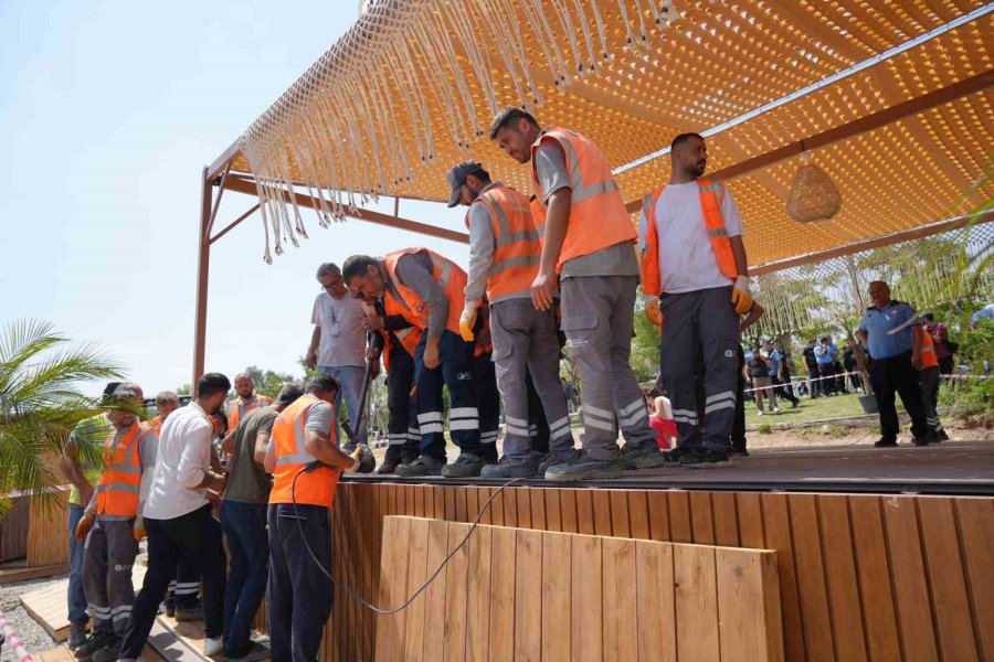 Konyaaltı Sahilinde Kıyı İşgali Denetimi Gerginliğe Dönüştü, Bazı Çalışanlar Fenalaştı