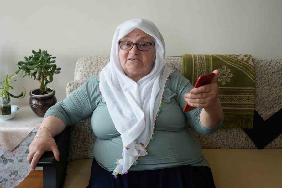 80 Yaşındaki Fahriye Nineyi Arayan Mit Amblemli Telefon Dolandırıcısı Aradığına Pişman Oldu