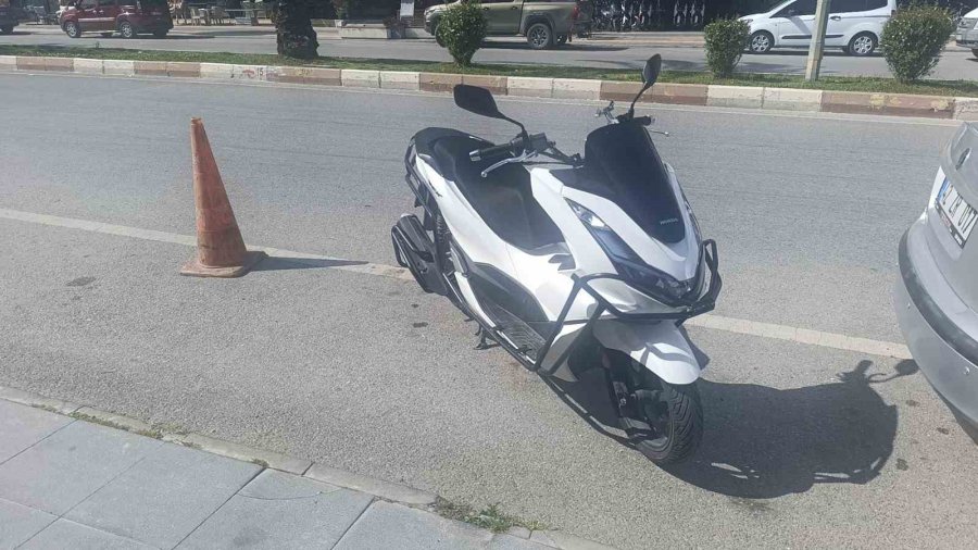 Huzurevi Sakinine Motosiklet Çarptı