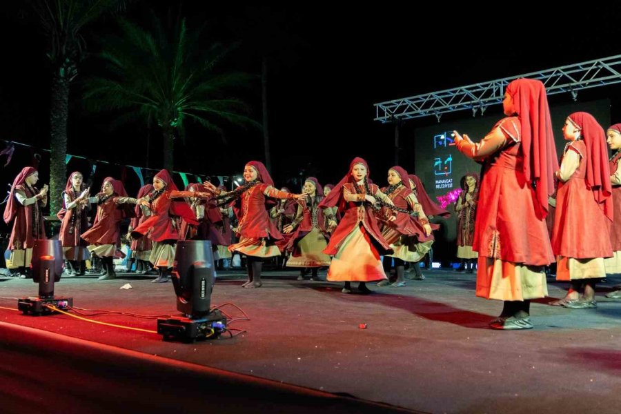 Manavgat’ta Dans Ve Müzik Festivaline Görkemli Açılış