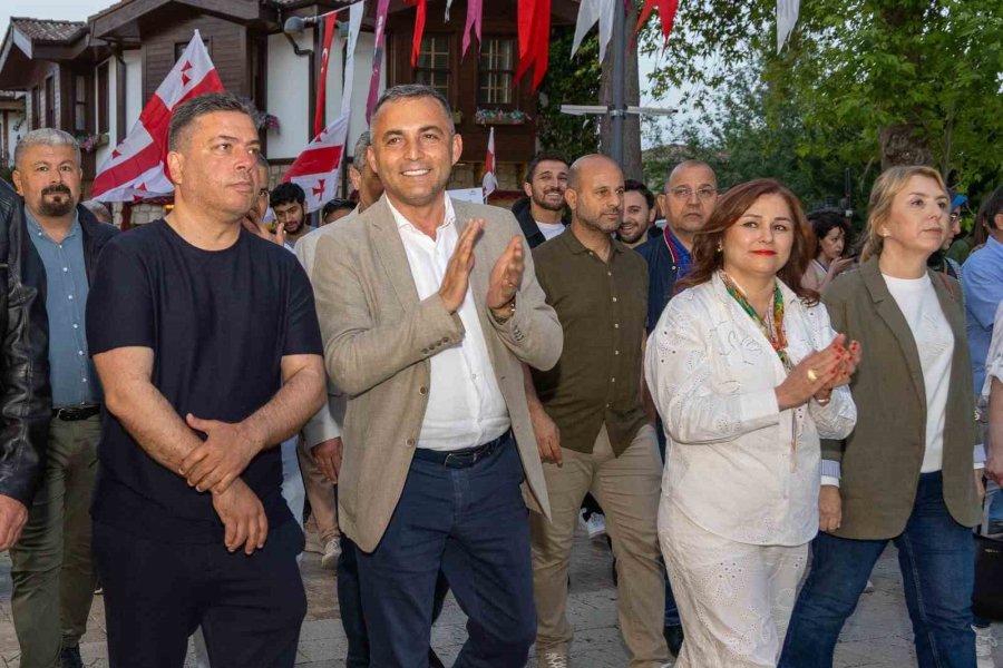 Manavgat’ta Dans Ve Müzik Festivaline Görkemli Açılış