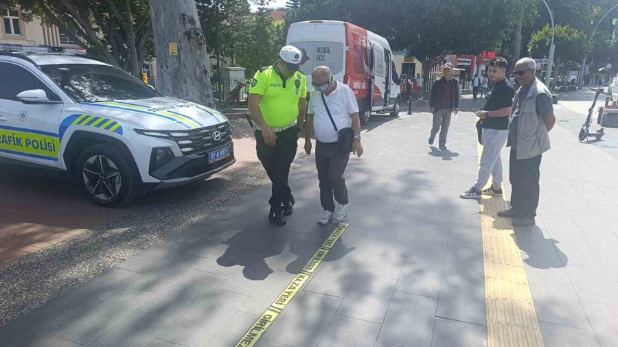 Manavgat’ta Örnek Sürücülere Plaket Verildi