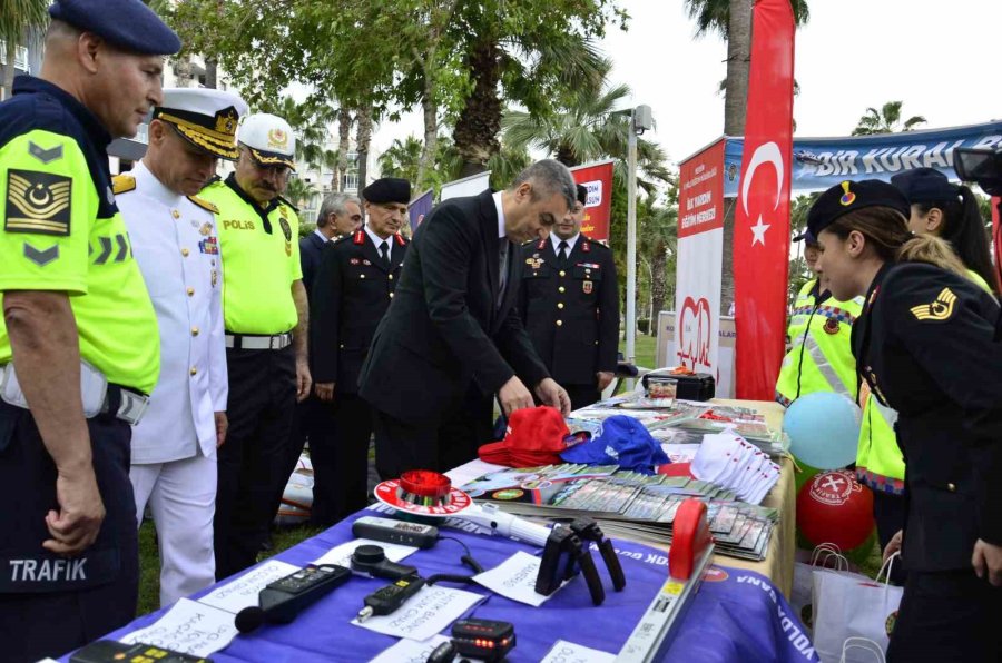 Vali Toros: "trafiğin, Hepimizin Ortak Sorumluluğu Olduğunu Bilmeliyiz"