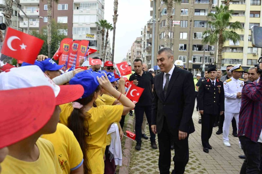 Vali Toros: "trafiğin, Hepimizin Ortak Sorumluluğu Olduğunu Bilmeliyiz"