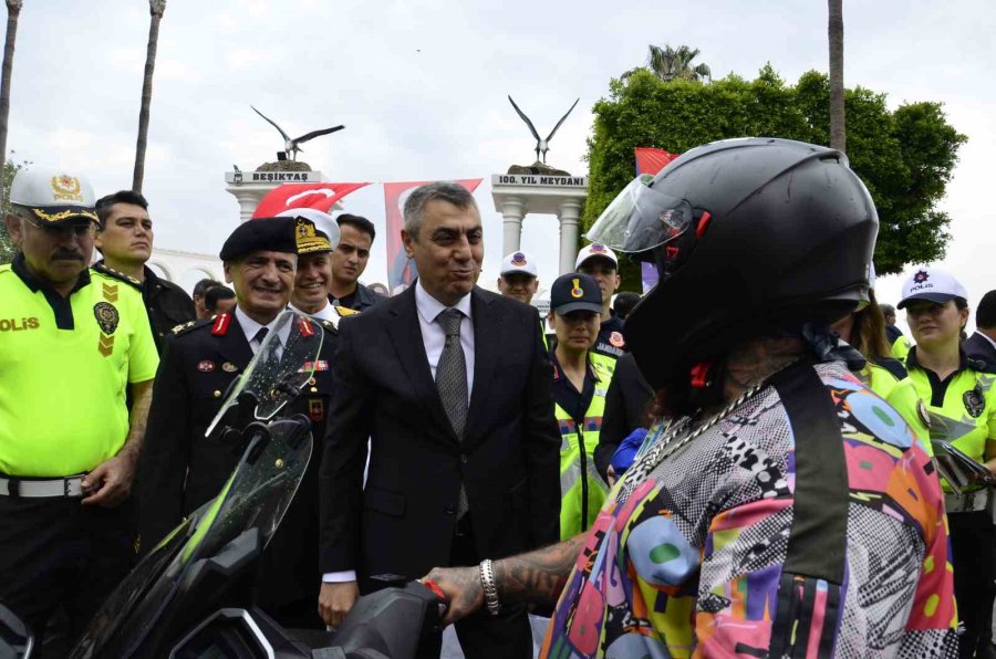 Vali Toros: "trafiğin, Hepimizin Ortak Sorumluluğu Olduğunu Bilmeliyiz"