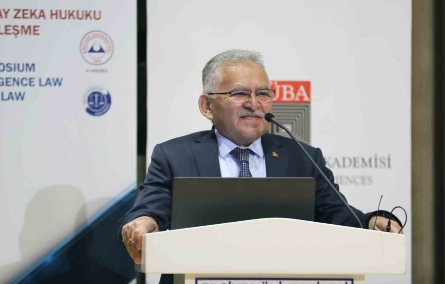 Erciyes Üniversitesi’nde ’uluslararası Yapay Zeka Hukuku Ve Hukukta Dijitalleşme Sempozyumu’ Düzenlendi