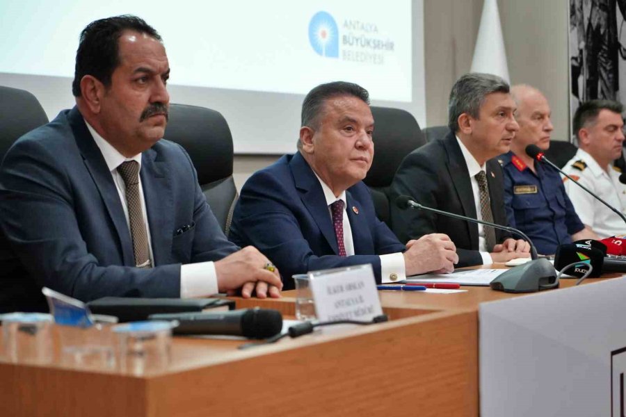 Antalya’da 4. Raylı Sistem Yolda, Havalimanında Slot Rekoru Kırılıyor