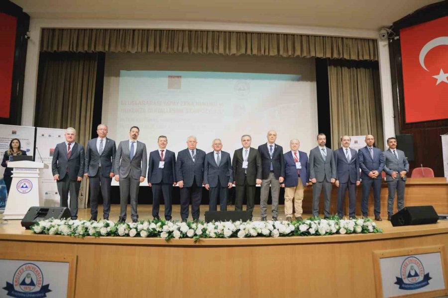 Erciyes Üniversitesi’nde ’uluslararası Yapay Zeka Hukuku Ve Hukukta Dijitalleşme Sempozyumu’ Düzenlendi