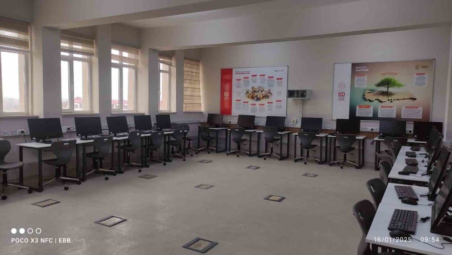 Eskişehir’de 45 Okulda Bt Laboratuvarları Ve Yenilikçi Sınıflar Yenileniyor