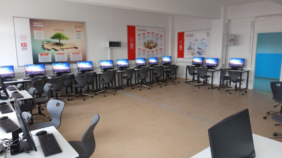 Eskişehir’de 45 Okulda Bt Laboratuvarları Ve Yenilikçi Sınıflar Yenileniyor