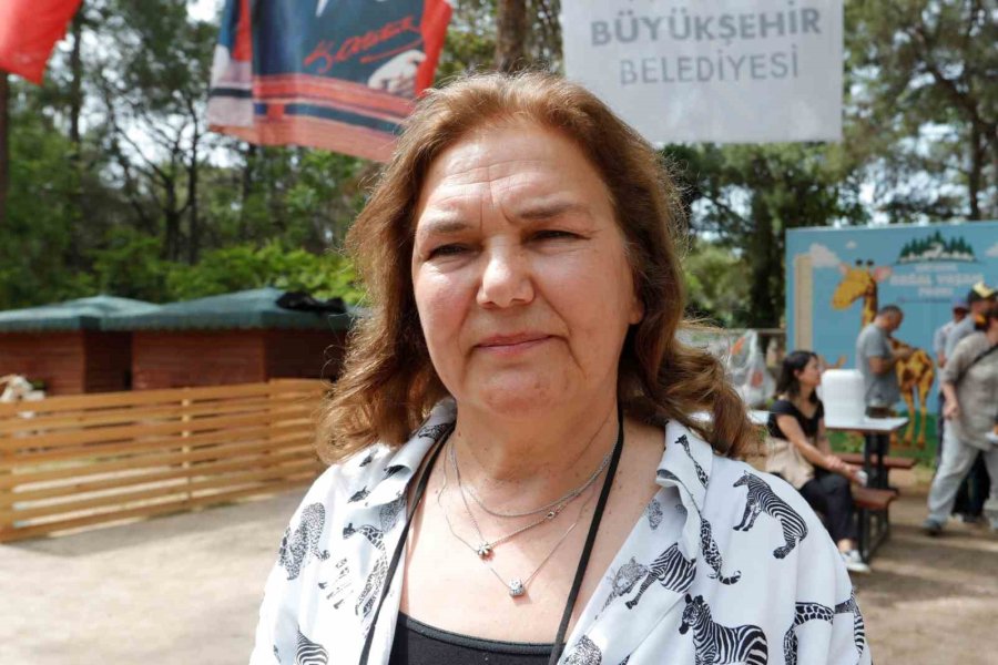 Antalya Doğal Yaşam Parkı’nda Annesiz Misafirlere Anneler Günü Kutlaması