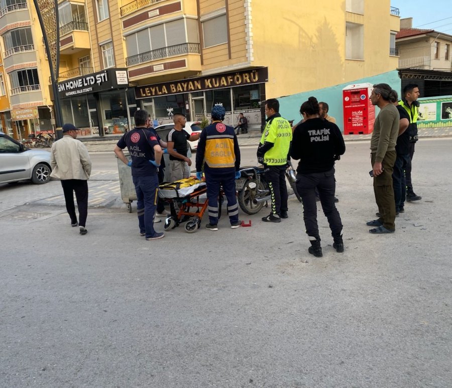 Kulu’da Otomobille Çarpışan Motosikletli Yaralandı