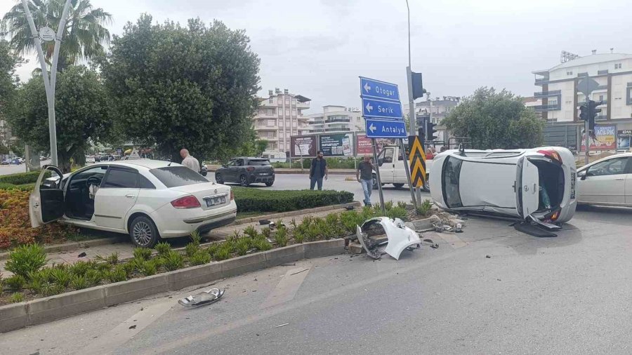Devrilen Araçtan Yara Almadan Çıktılar