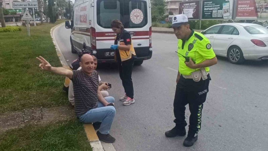 Devrilen Araçtan Yara Almadan Çıktılar