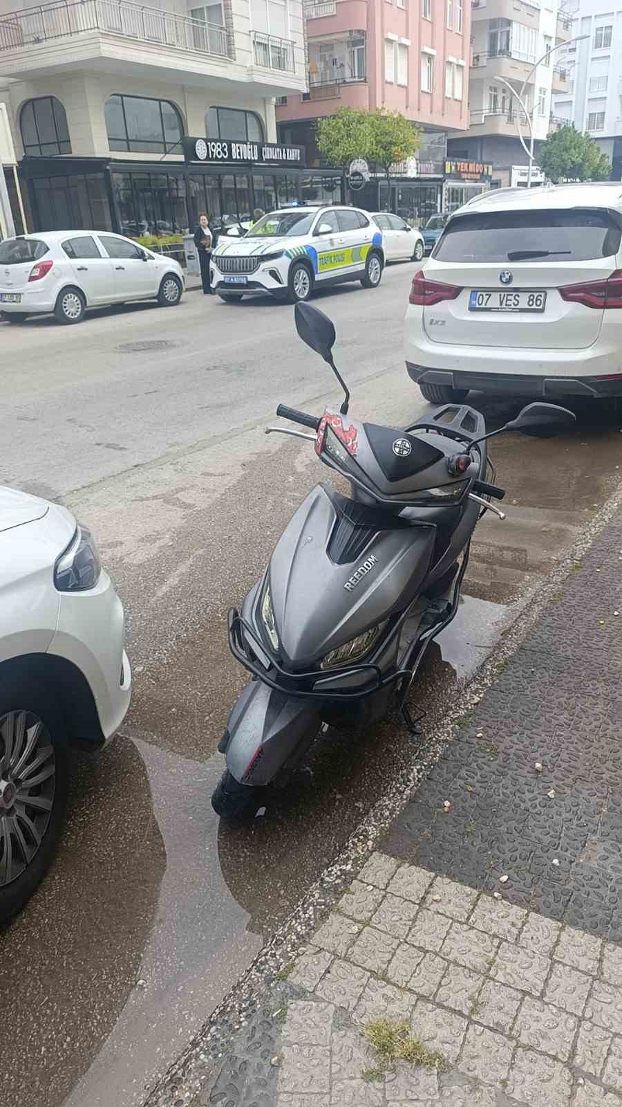 Motorlu Bisiklet Otomobile Çarptı