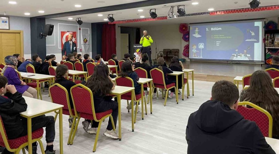 Niğde’de Öğrenciler Ve Sürücülere Trafik Eğitimi Verildi