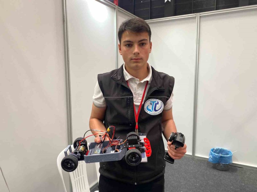 Liseli Öğrencilerin İlginç Projeleri Metif’te Sergilendi