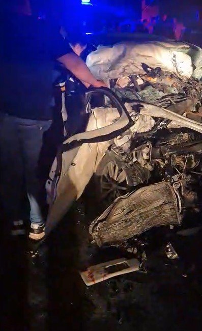 Alanya’da Servis Araca Otomobille Çarpıştı: 2 Ölü, 6 Yaralı