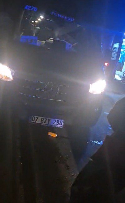 Alanya’da Servis Araca Otomobille Çarpıştı: 2 Ölü, 6 Yaralı