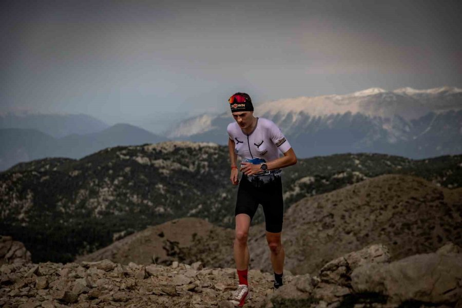 Kemer’de 11. Kez Düzenlenen Zorlu Yüksek Dağ Koşusu Rekorlarla Sona Erdi