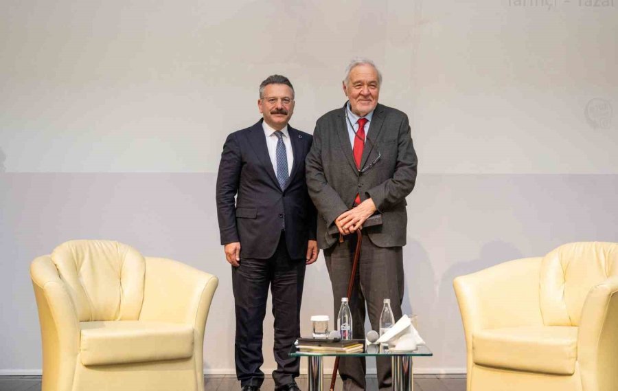 Eskişehir’de İlber Ortaylı’nın Katılımıyla "türk Kültürü Ve Yunus Emre" Söyleşisi Düzenlendi