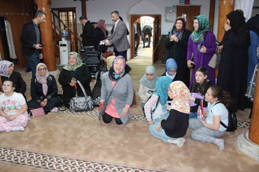 Engelli Vatandaşlar Camide Buluştu