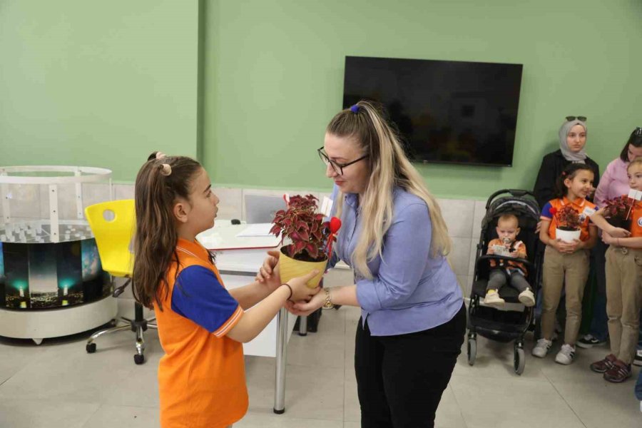 Büyükşehir’in "yerli Tohum Milli Tarım" Projesinde "en Güzel Çiçek Benim Annem" Etkinliği