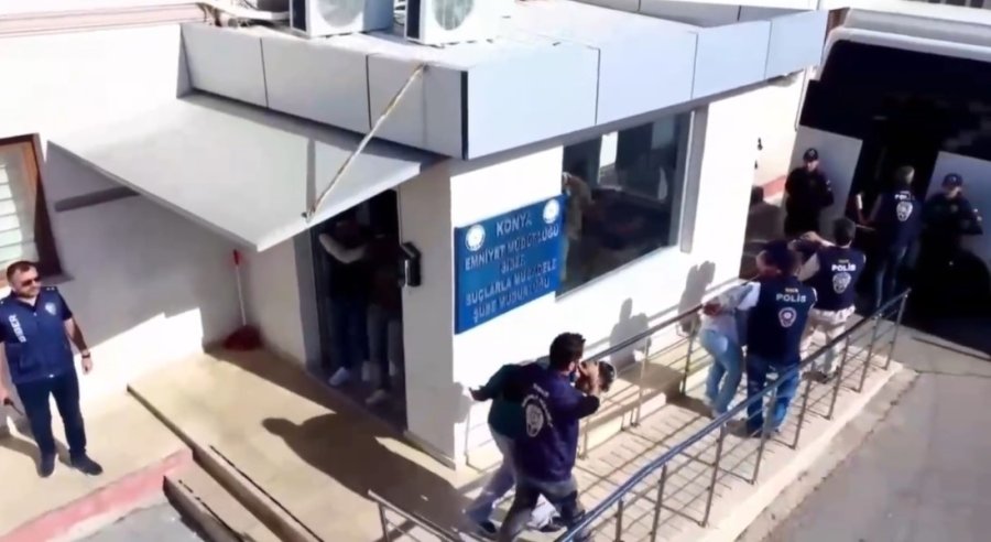 Konya Polisinden Dolandırıcılara 10 İlde Operasyon: 13 Tutuklama