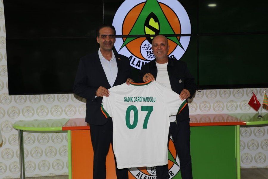 Kktc Çalışma Ve Sosyal Güvenlik Bakanı Gardiyanoğlu’ndan, Çavuşoğlu’na Taziye Ziyareti