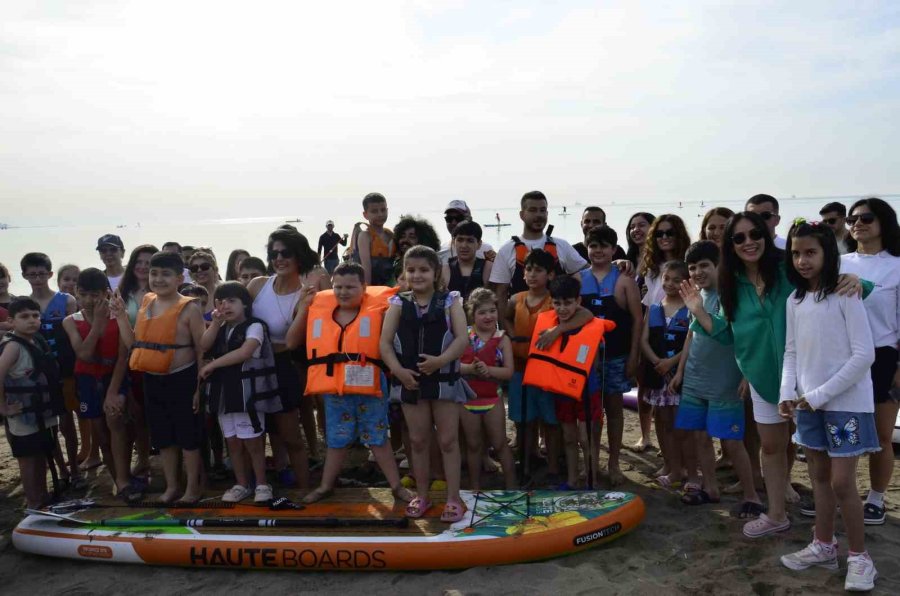 Akdeniz’de Özel Bireyler Kürek Sörfü Yaptı