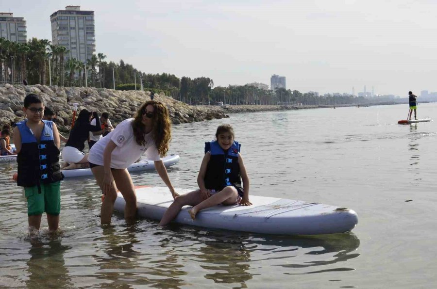 Akdeniz’de Özel Bireyler Kürek Sörfü Yaptı