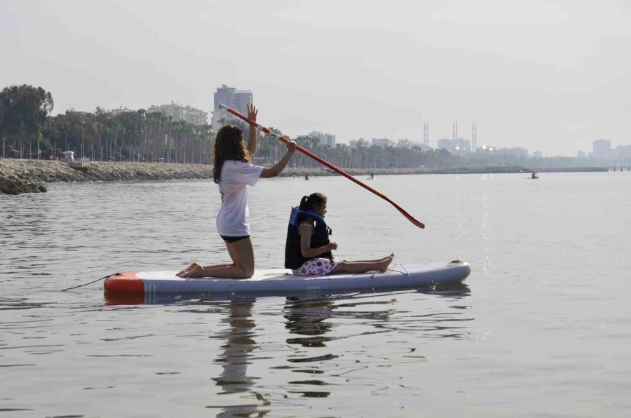 Akdeniz’de Özel Bireyler Kürek Sörfü Yaptı
