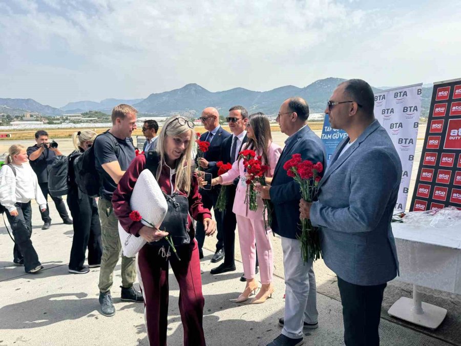 Danimarka’dan Havalanan Uçak; Gazipaşa’da Su Takı Seremonisiyle Karşılandı