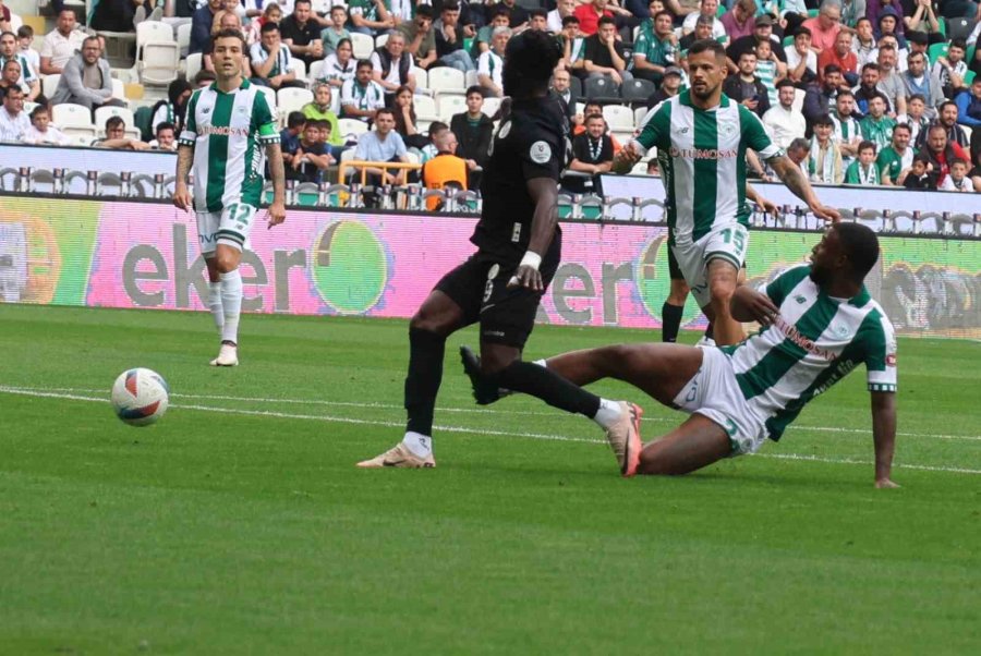 Trendyol Süper Lig: Konyaspor: 0 - Çaykur Rizespor 0 (ilk Yarı)