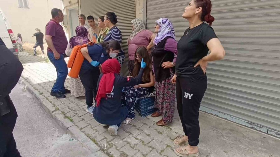 Antalya’da 4 Katlı Binada Yangın Paniği: Mahsur Kalanları İtfaiye Kurtardı