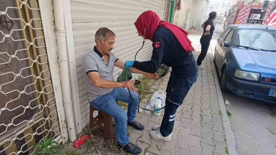 Antalya’da 4 Katlı Binada Yangın Paniği: Mahsur Kalanları İtfaiye Kurtardı