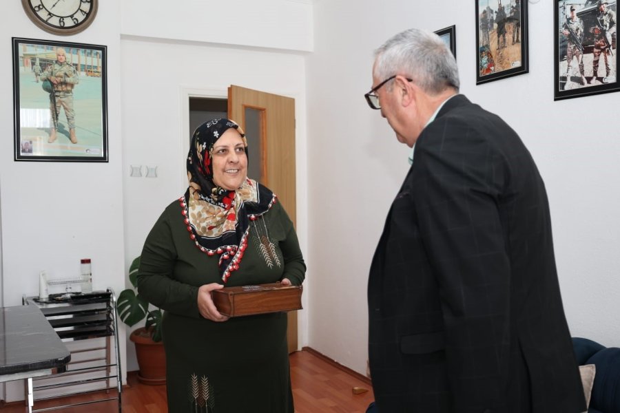 Başkan Metin Şehit Annelerini Unutmadı