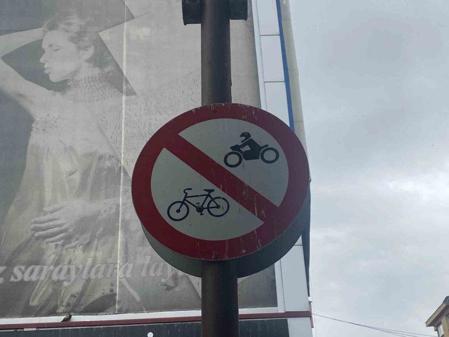 Park Yasağına Rağmen Motosiklet İşgali