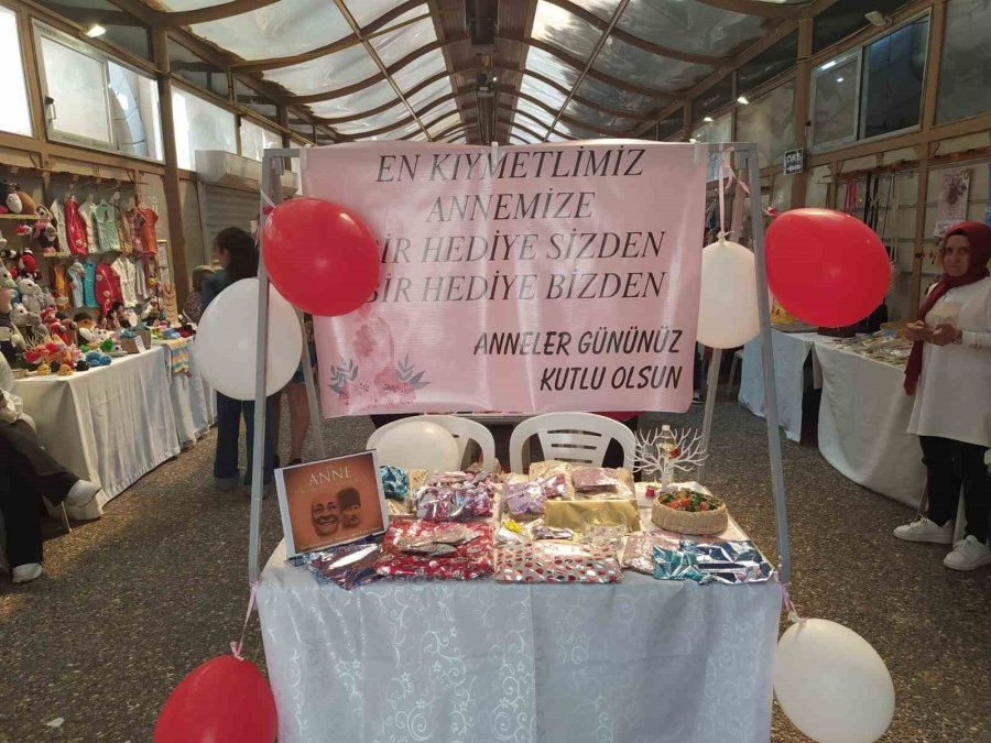 El Emeği İle Anneler Günü Coşkusu