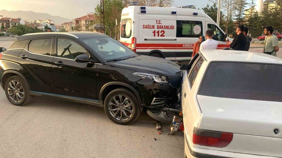 Cipin Çarptığı Motosikletin Sürücüsü Canını Son Anda Kurtardı