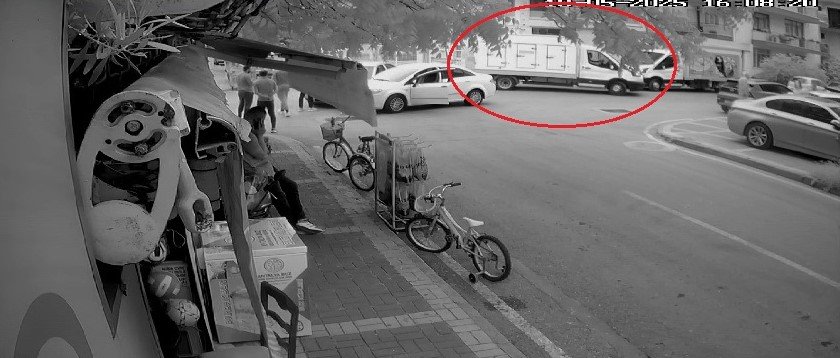 ’dur’ Tabelasını Kapatan Kamyonet Kazaya Neden Oldu