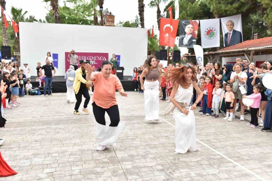 Kepez’de Anneler Yarıştı, Çocuklar İzledi