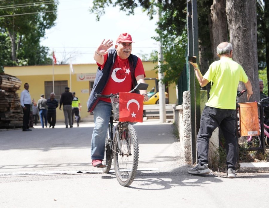 Başkan Kotan Konyaaltılılar İle Bisiklet Sürdü