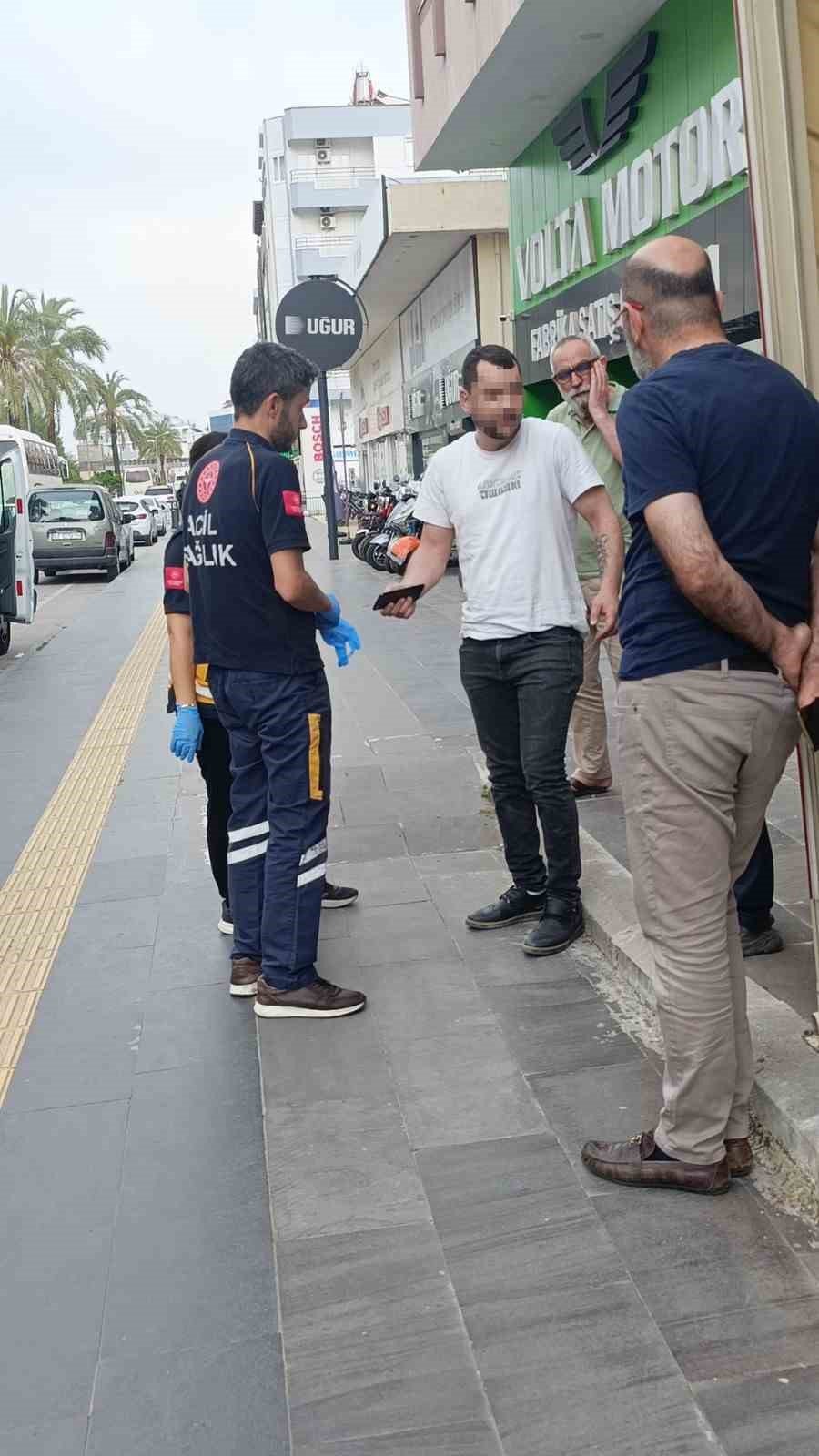 Kafasını Çöp Konteynerine Çarptı, Kimse Hastaneye Gitmeye İkna Edemedi