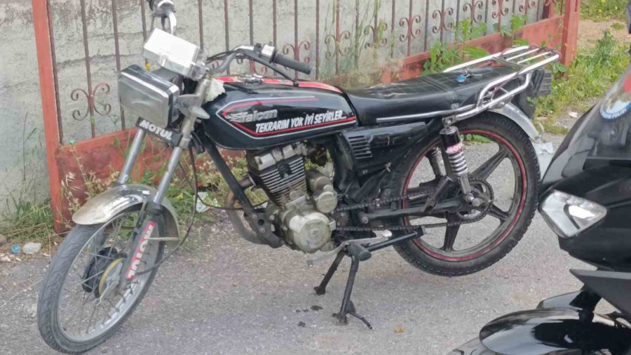 Polisi Görünce Kaçan Motosikletliye 19 Bin 677 Tl Para Cezası