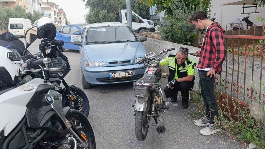 Polisi Görünce Kaçan Motosikletliye 19 Bin 677 Tl Para Cezası