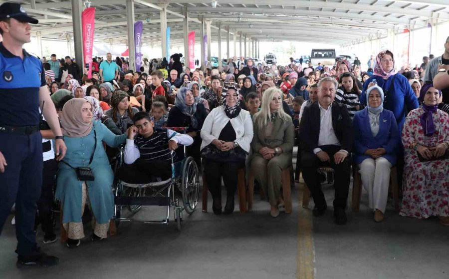 Melikgazi Belediyesi, Anneler Günü Şenliği İle Gönüllere Dokundu