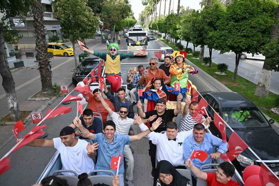 Özel Çocukların Deniz Keyfi