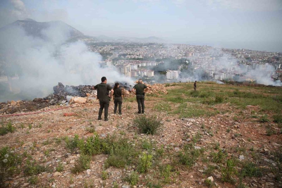 Alanya’da Makilik Alanda Yangın