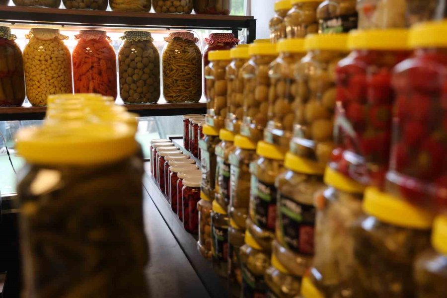 Turşu Yazın Yerini Turşu Suyuna Bırakıyor